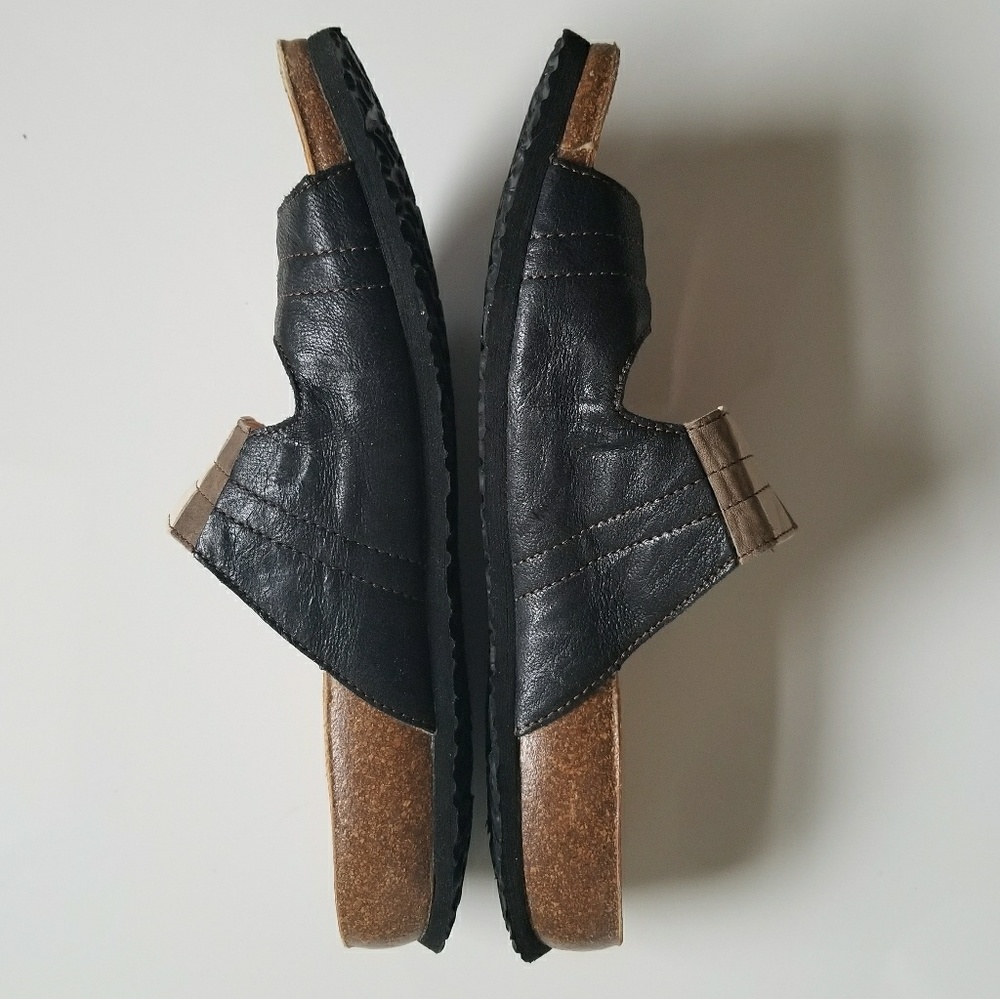 Think! Sandals - Picture 7 of 8